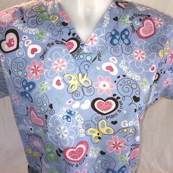 HQ Scrub Smell the flowers Hearts Butterflys Scrub No Size Tag 3 Pocket Raglan - Picture 6 of 11